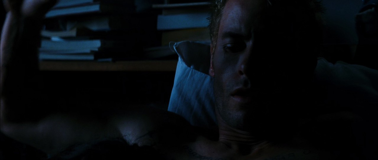 Memento (2000) BluRay Hindi + English 1080p 10bit x265 HEVC DD 5.1 ESub.mkv.0001